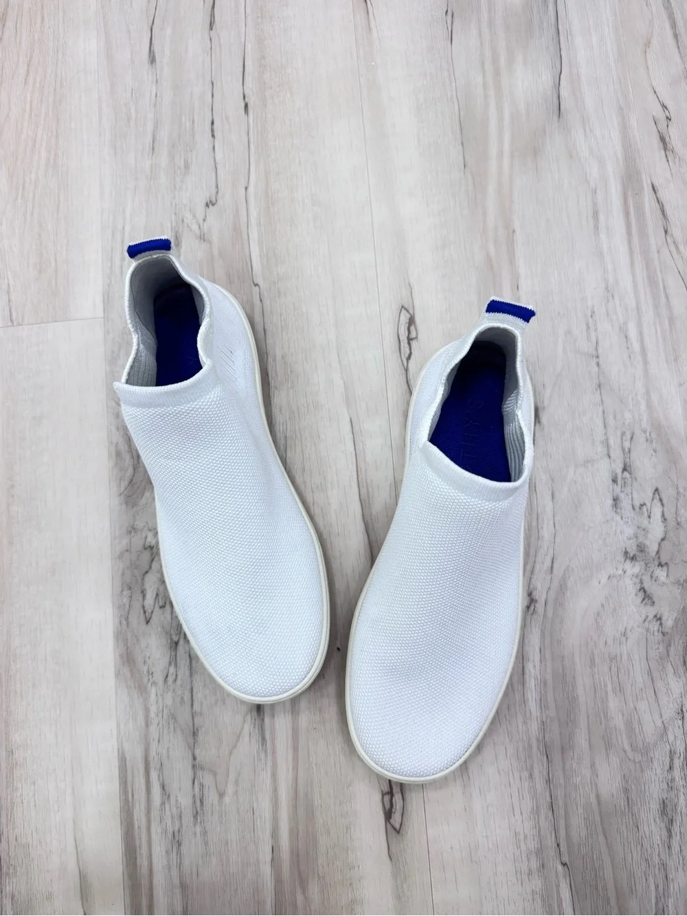 Rothy's Chelsea White Size 7 woman’s unisex comfortable sneaker shoes boots